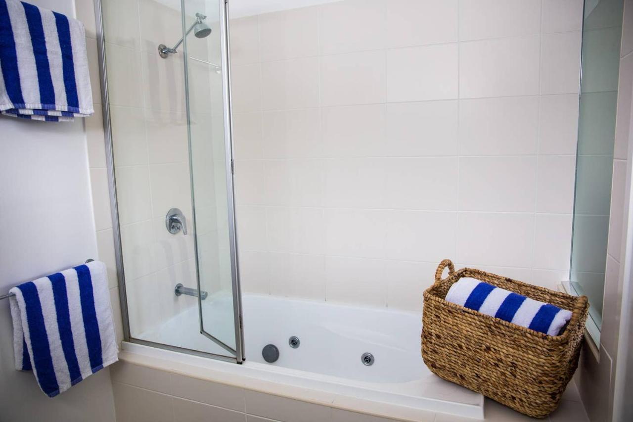 Tropical Getaway In 2 Bedroom Unit In 4 Star Resort Noosaville Exterior photo